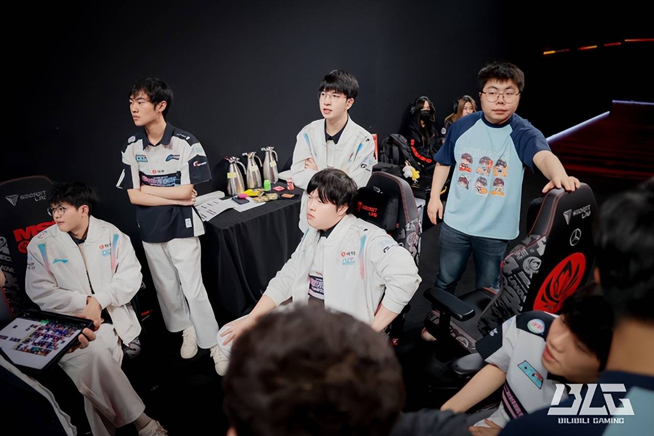 包含G2碾压JDG,Faker线上压制力十足鏖战多局全球总决赛,成为赛场最大亮点的词条 包含G2碾压JDG,Faker线上压制力十足鏖战多局全球总决赛,成为赛场最大亮点的词条