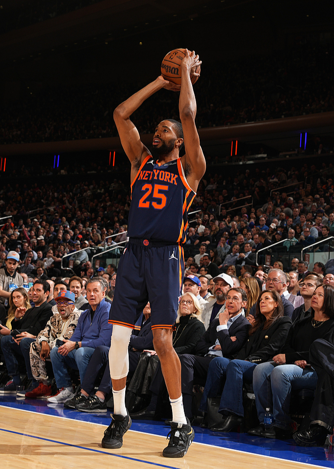 关于尼克斯球星在社交媒体上晒出训练照片,展现备战状态的信息 关于尼克斯球星在社交媒体上晒出训练照片,展现备战状态的信息