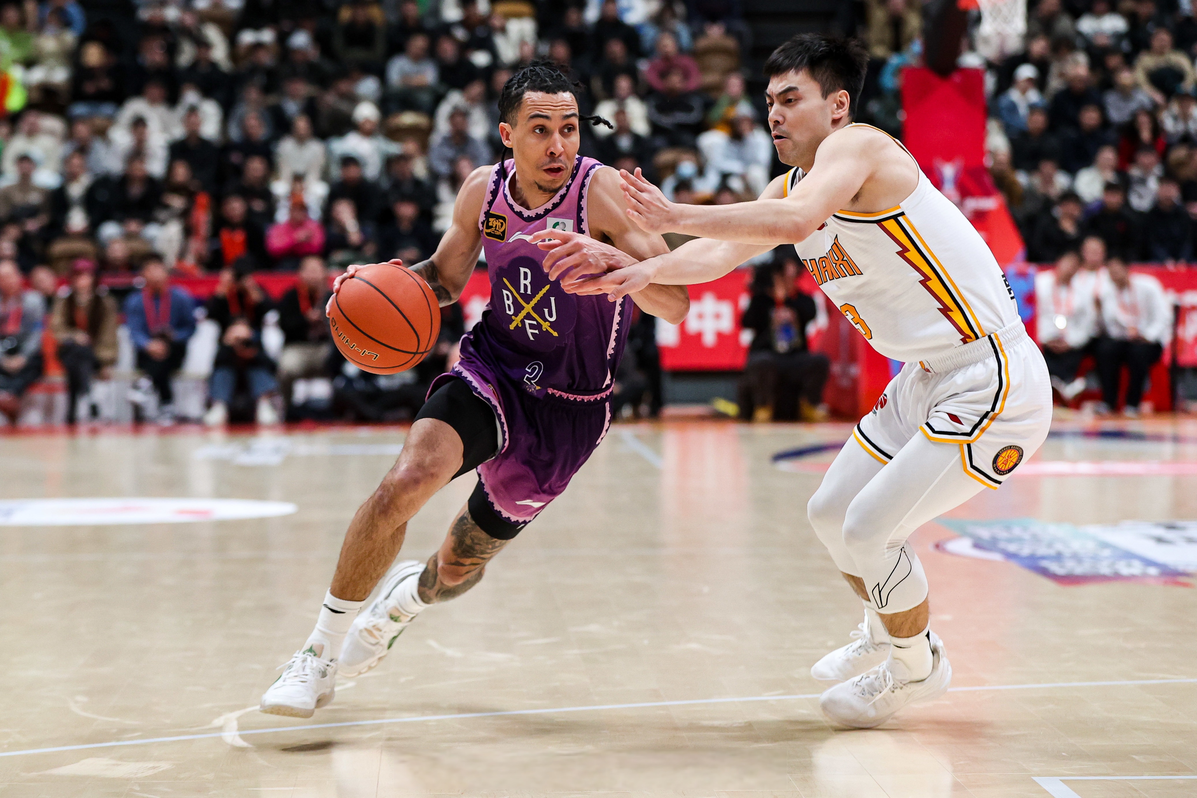 开云体育官网-关于男篮球员因伤缺阵，球队积极寻找替补助力比赛的信息