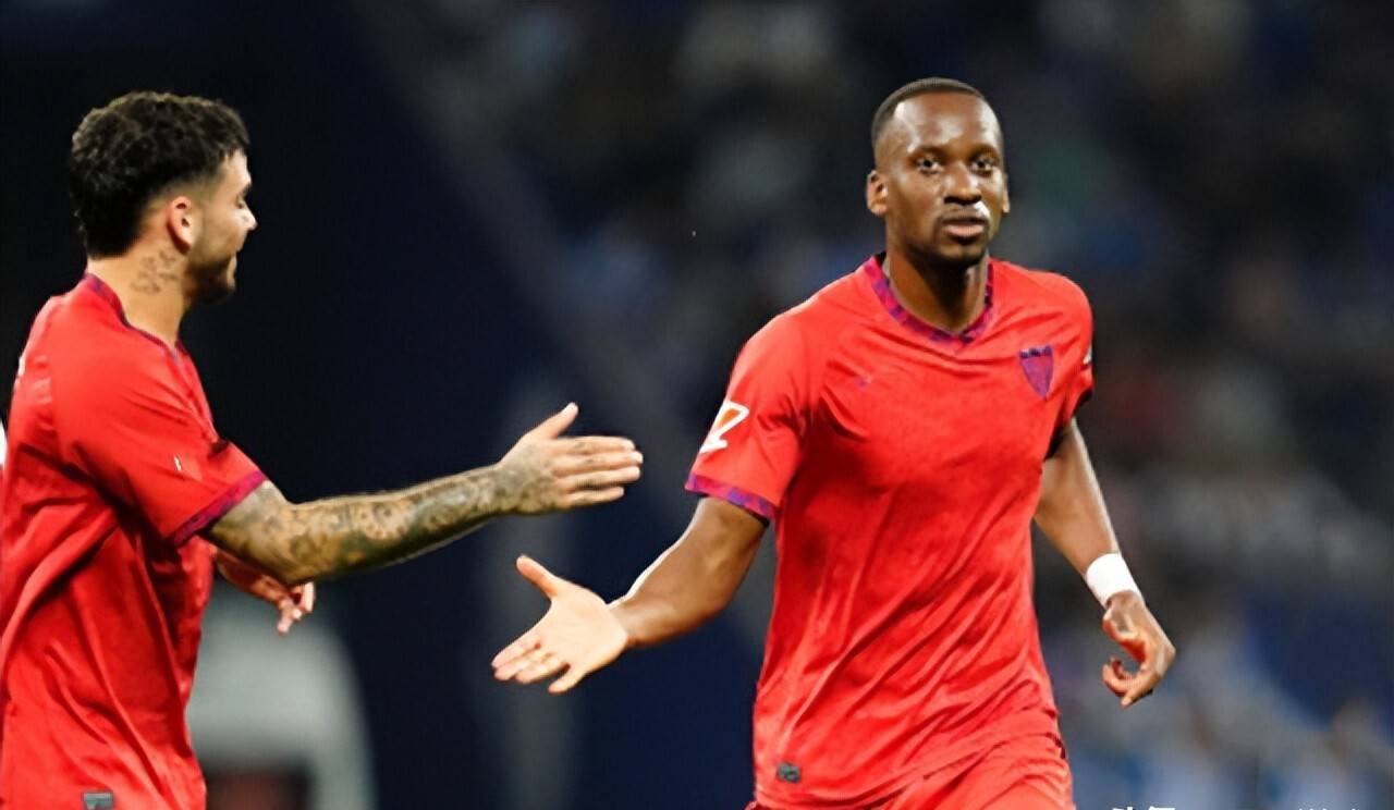 塞维利亚意外输球，球队战绩受挫，主帅紧急召开战术会议的简单介绍