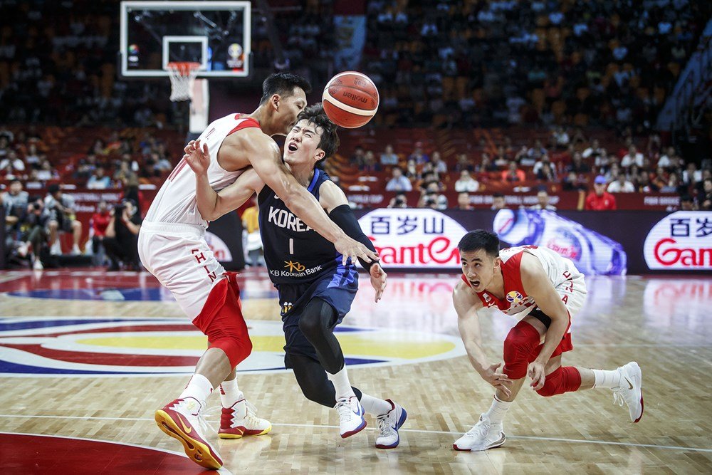 开云体育官网-关于尼日利亚男篮横扫巴西男篮，拉文绝境逆转的信息