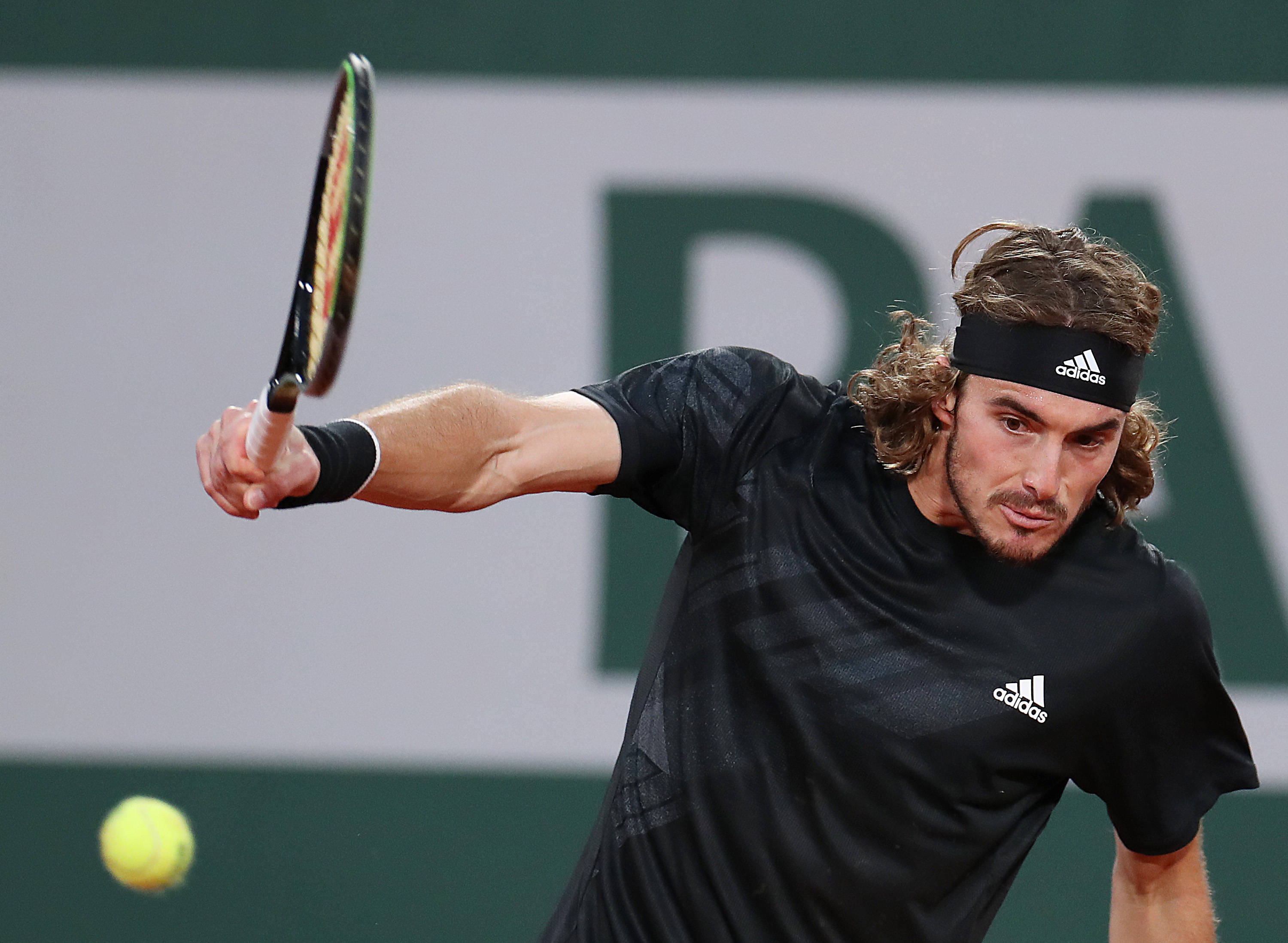 关于欧洲网球队绝地反击世界网球队,西西帕斯爆发神勇的信息 关于欧洲网球队绝地反击世界网球队,西西帕斯爆发神勇的信息