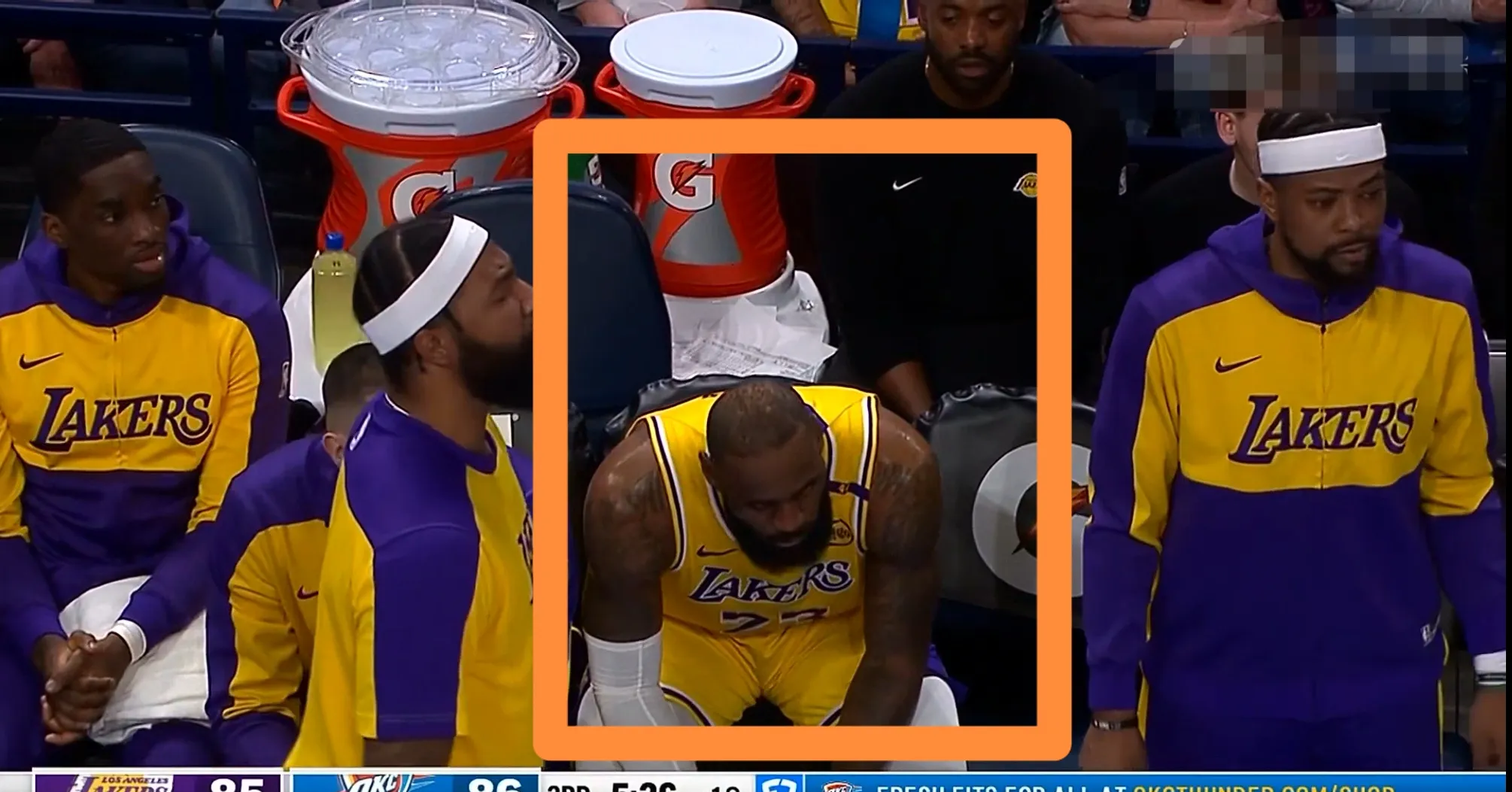 湖人惨败黄蜂,詹姆斯全场8分令球迷无奈 湖人惨败黄蜂,詹姆斯全场8分令球迷无奈