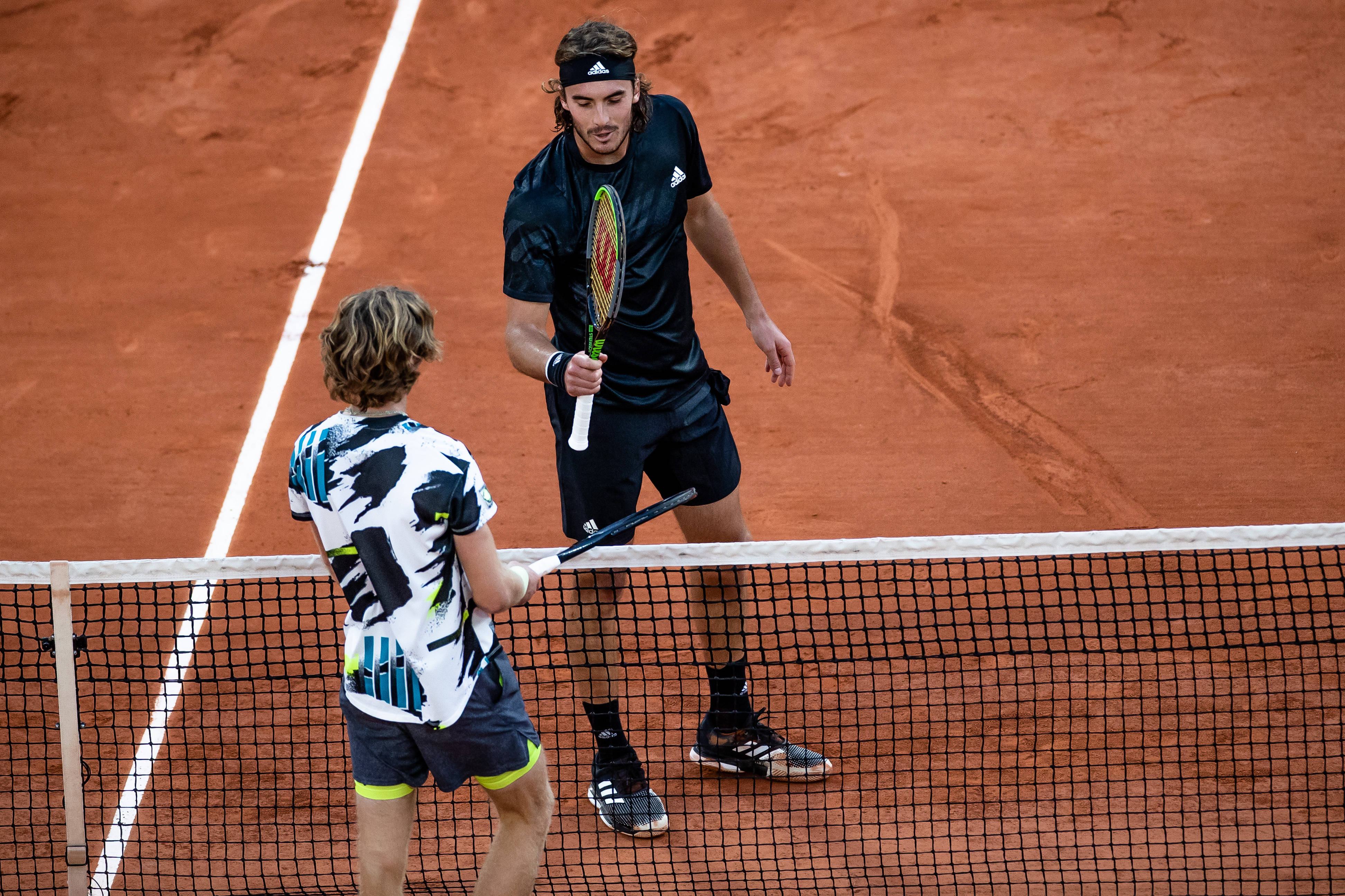 开云体育入口-关于英国网球队鏖战欧洲网球队，西西帕斯爆发神勇的信息