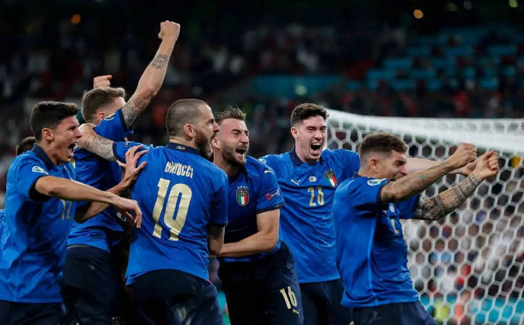 关于欧预赛比赛惊险开战，球员拼尽全力的信息