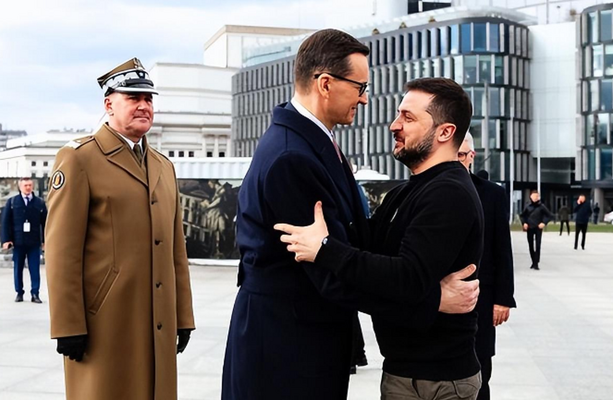 包含波兰对阵匈牙利，谁将笑到最后？的词条