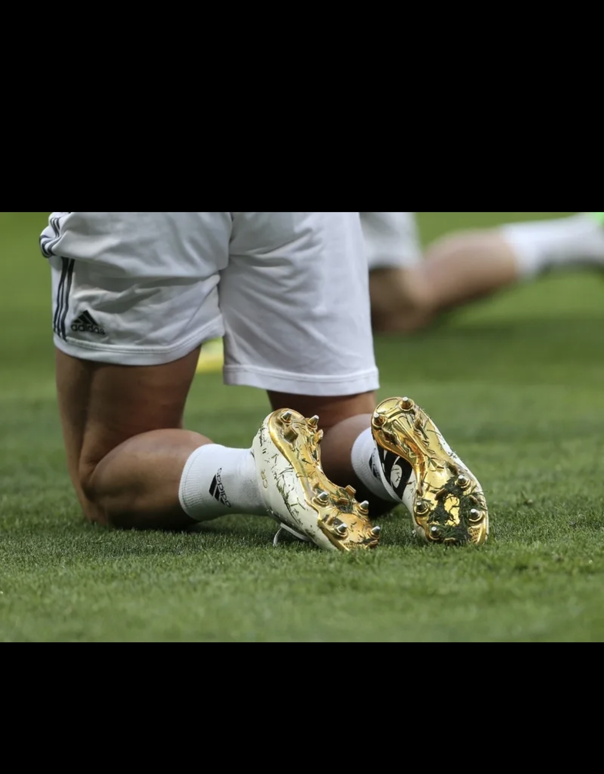 开云体育中国-巴西球员勇夺关键进球，稳住阵脚