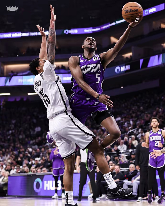 掘金力克鹈鹕，福克斯统治全场