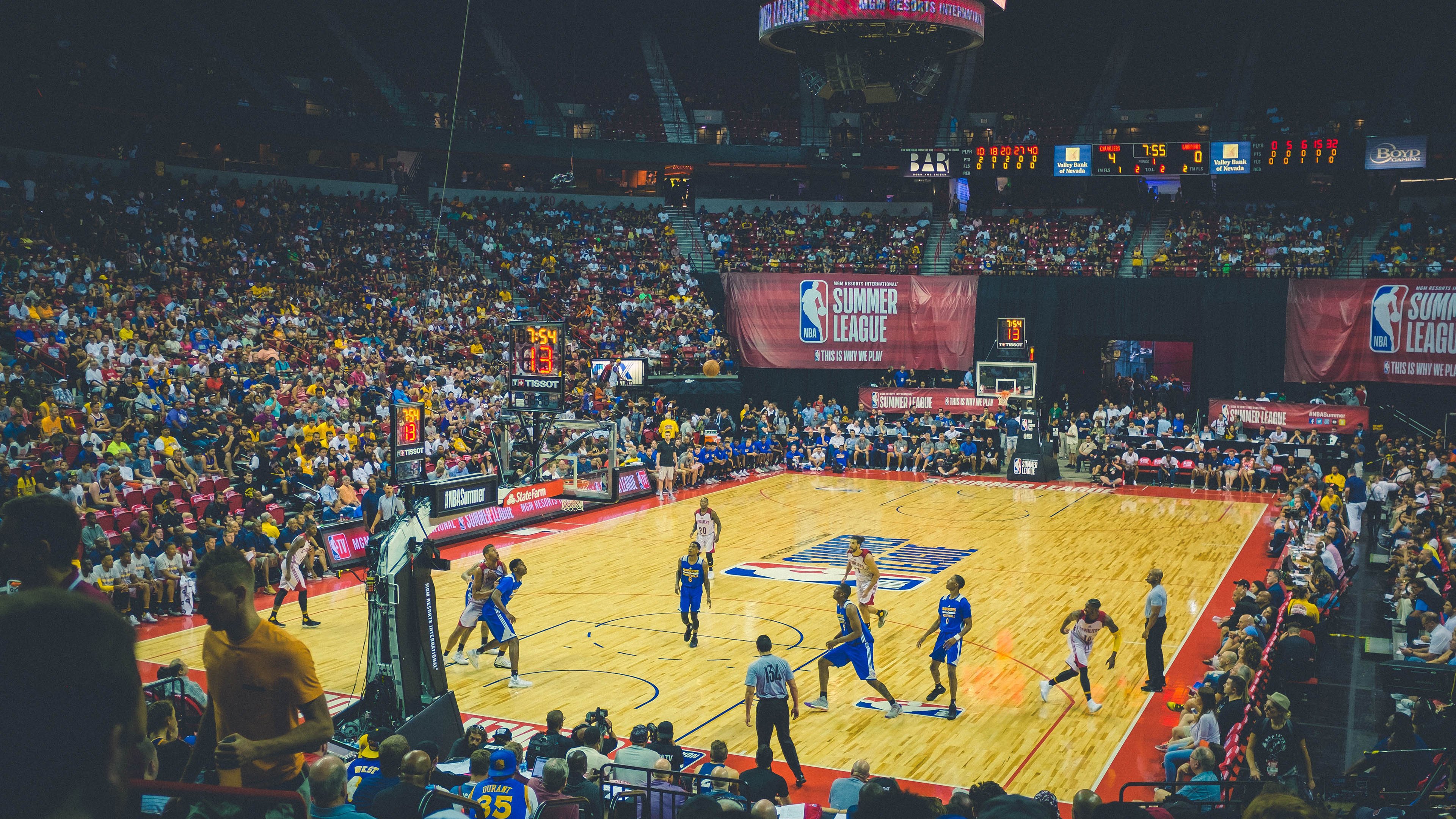 浓眉掌控全局，老鹰终场绝杀终结广东连胜神话