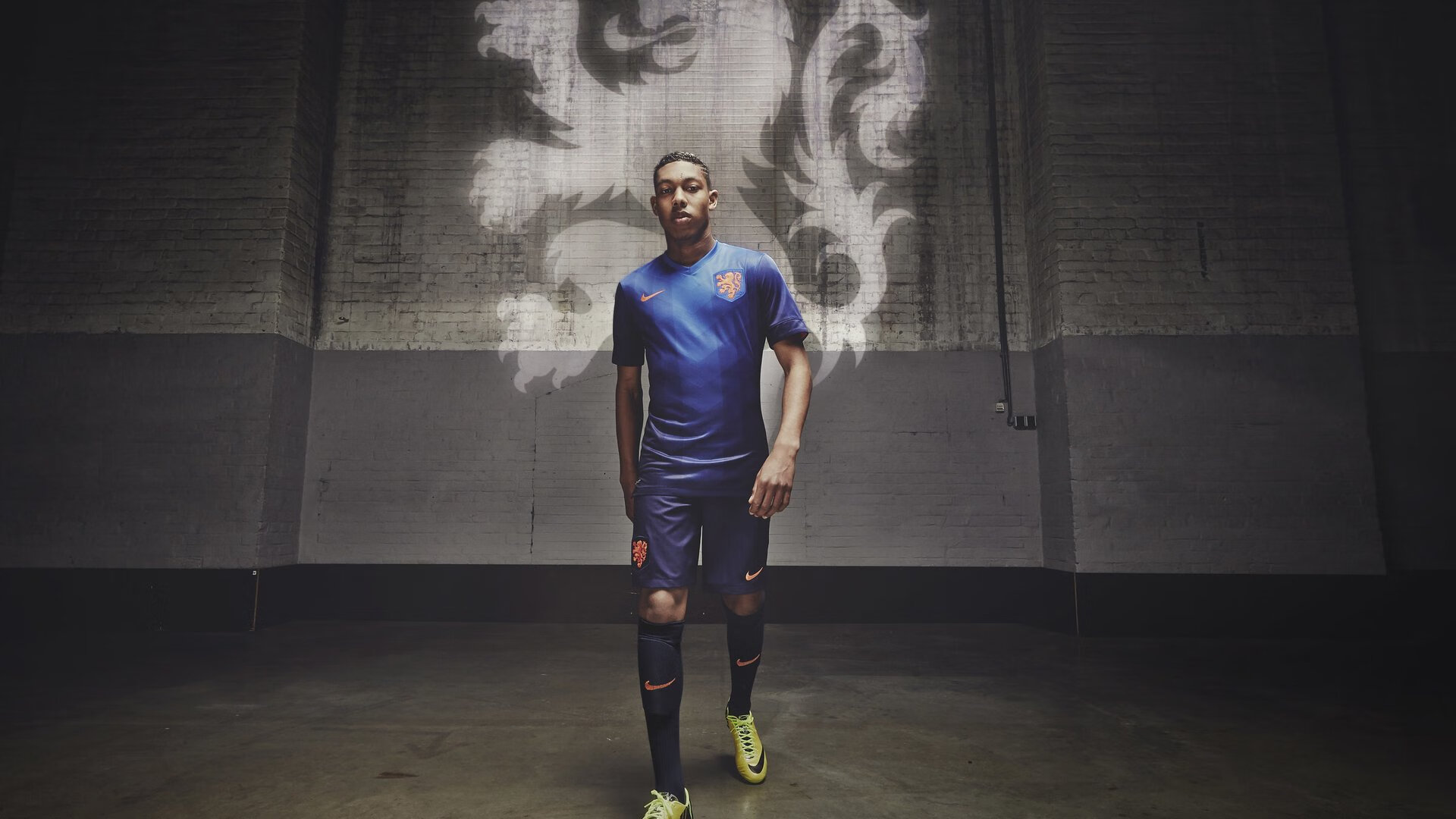 跨越赛场的英雄叙事，从步行者鏖战山西到浓眉欧冠决赛的统治力