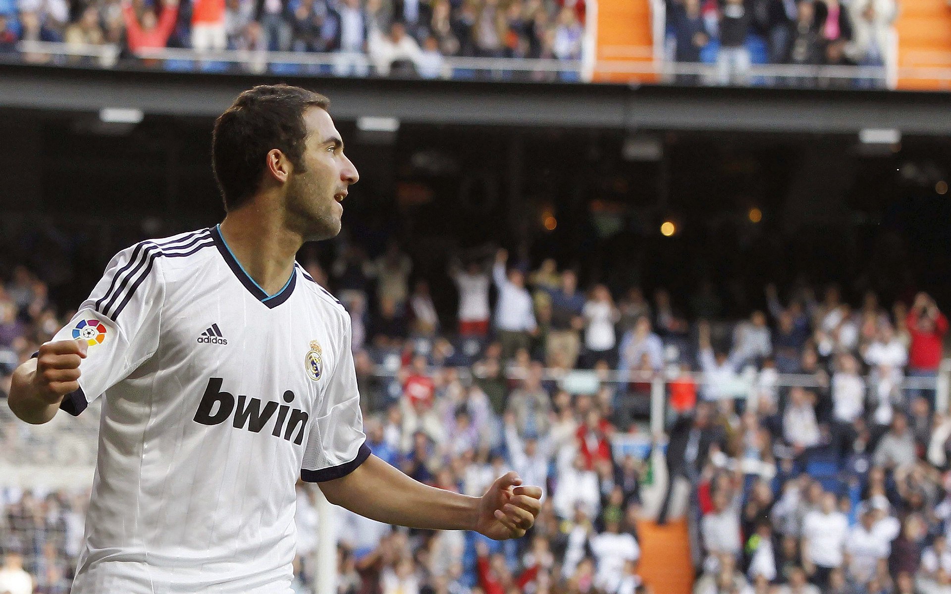 乔治大场面先生！山西队火力全开压制湖人，展现团队篮球魅力