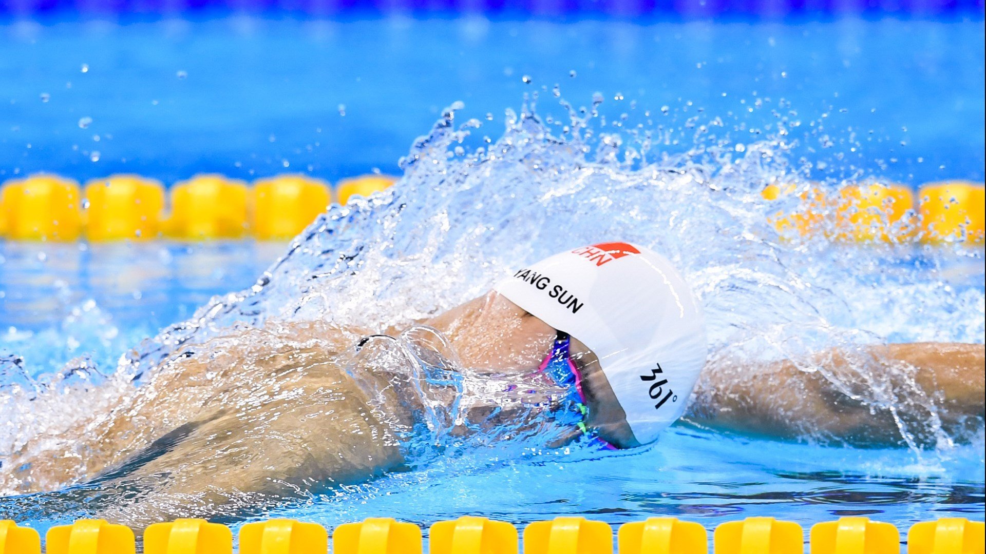 北欧寒冰与东欧烈焰，苏亚雷斯压制级发挥主导芬兰对阵乌克兰之战