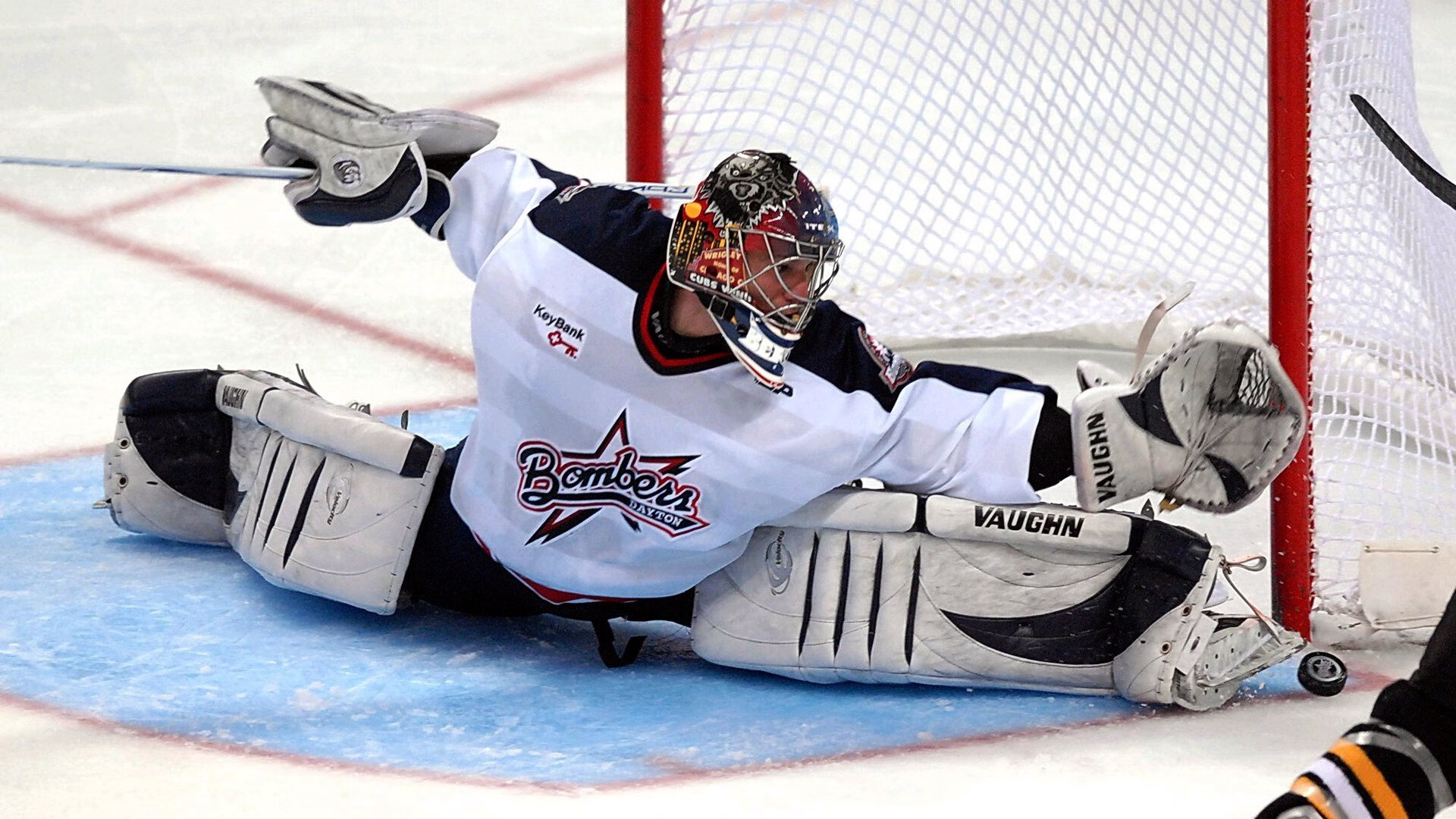 赛道与球场，速度与统治力的双重奏